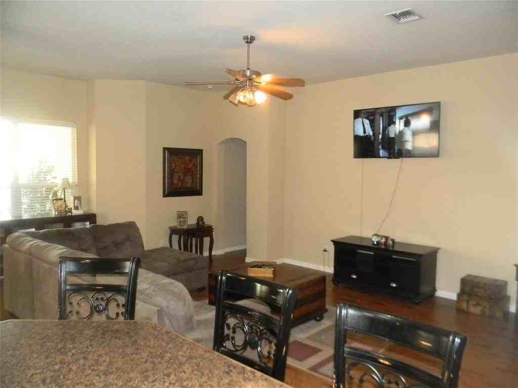 1716 Kittyhawk Dr - Photo 5 of 29