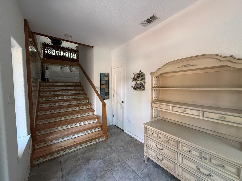 104 Pawnee Trl - Photo 4 of 30