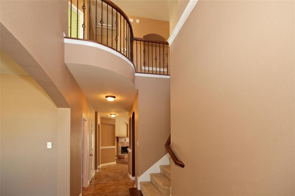 1736 Kittyhawk Dr - Photo 3 of 23