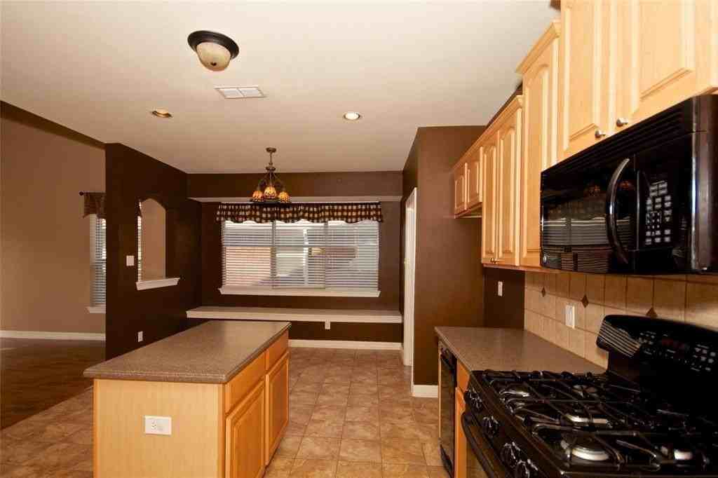 1736 Kittyhawk Dr - Photo 5 of 23