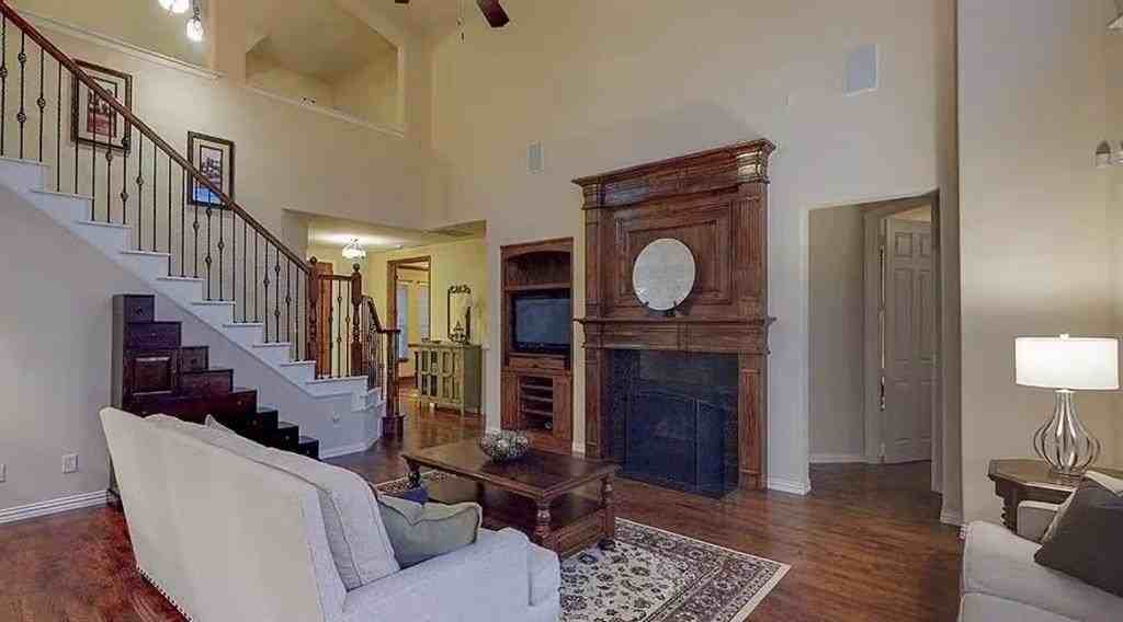 1700 Cardinal Dr - Photo 5 of 26