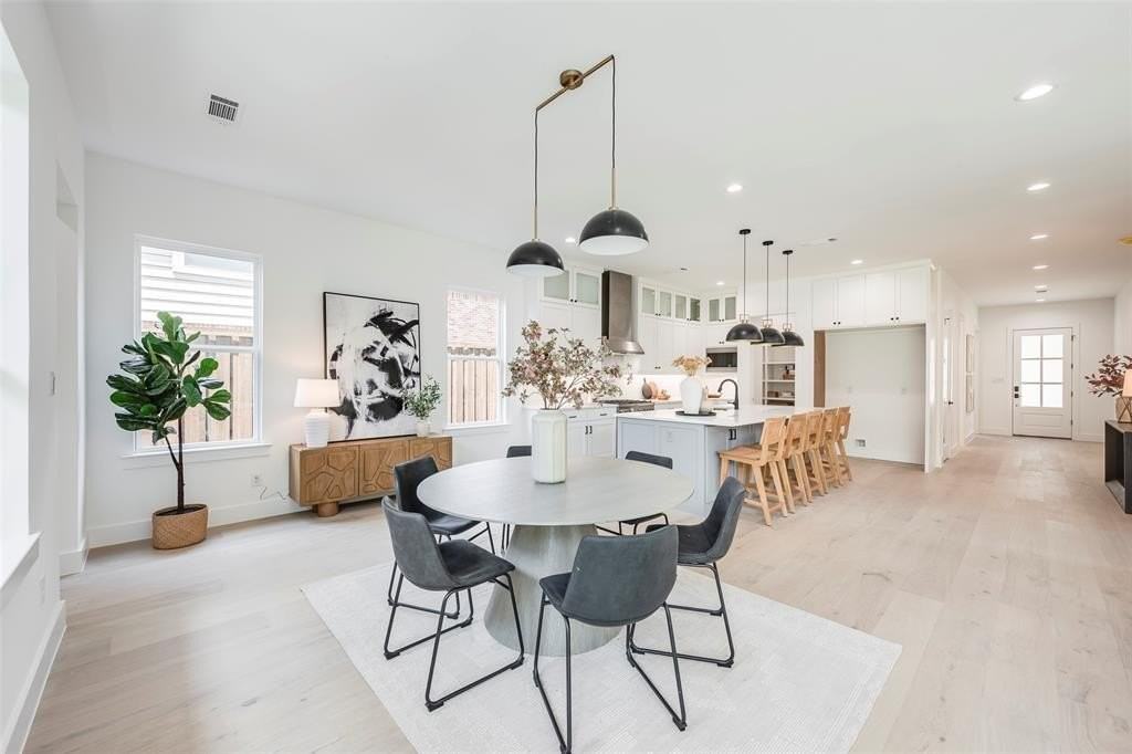 5710 Vanderbilt Ave - Photo 6 of 37