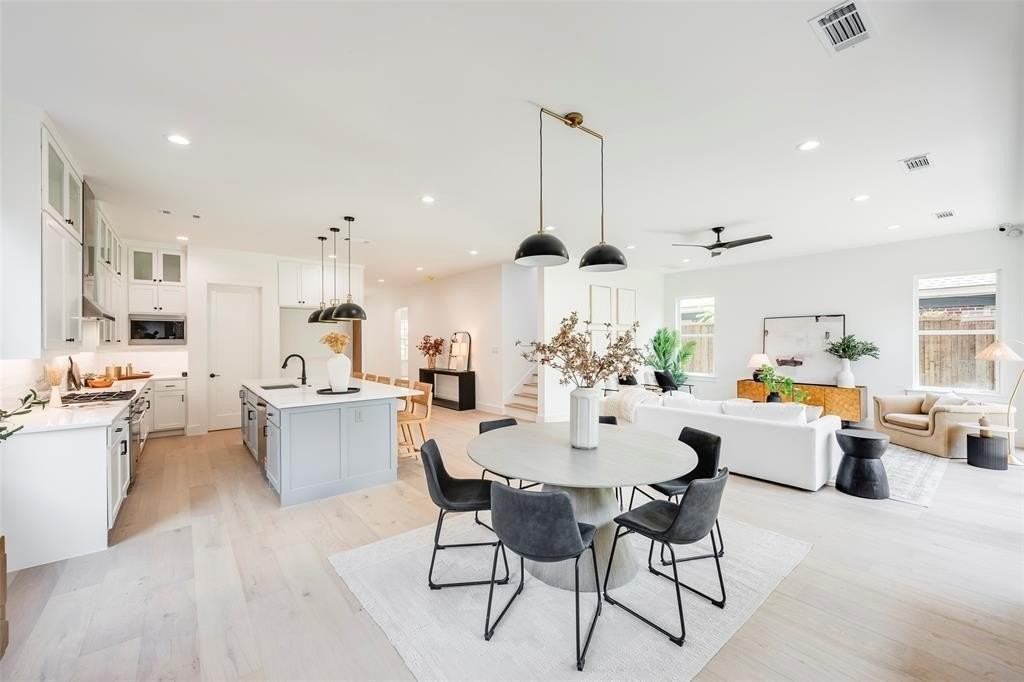 5710 Vanderbilt Ave - Photo 7 of 37