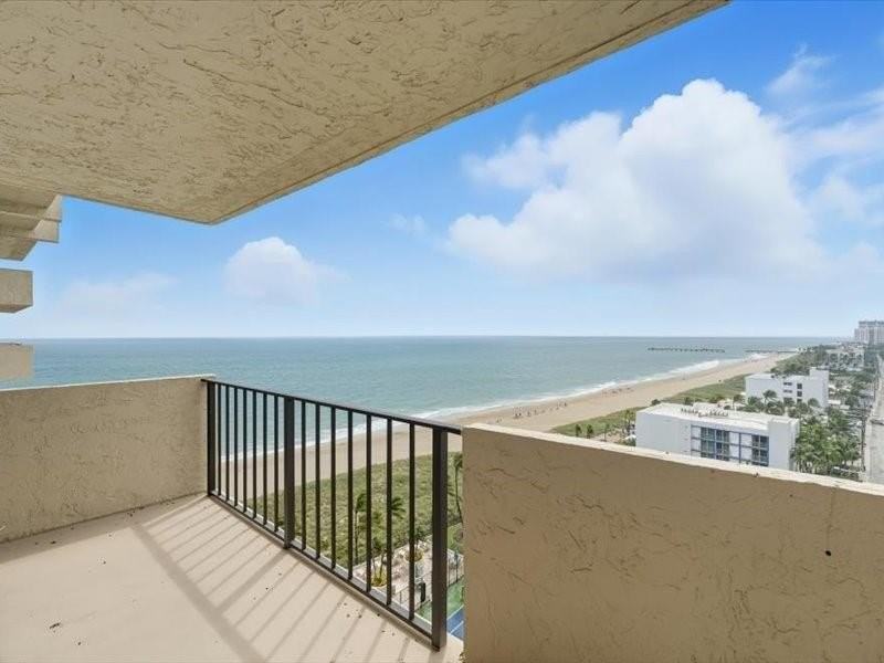 4900 N Ocean Blvd #1405 - Photo 4 of 32