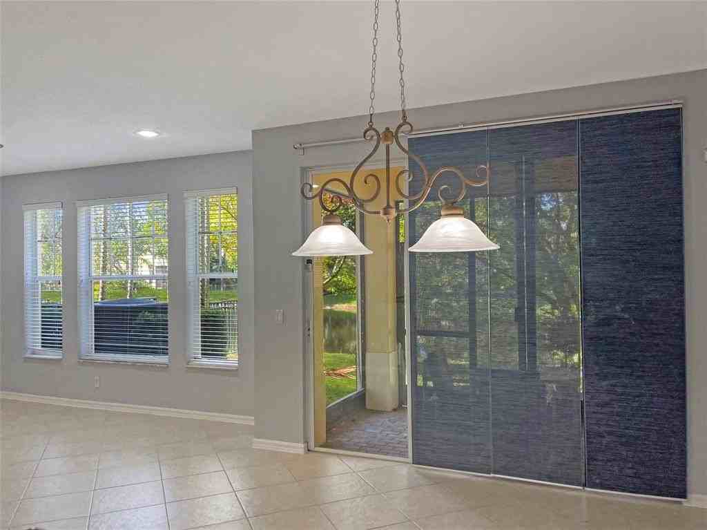 5780 Nw 120th Ave - Photo 5 of 36