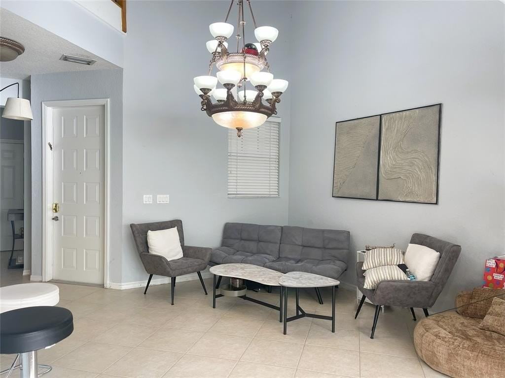 5780 Nw 120th Ave - Photo 7 of 36