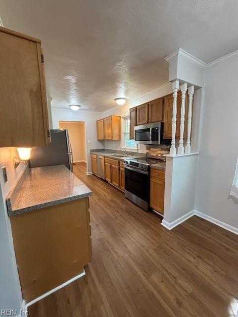 3916 Wood Gate Ln - Photo 4 of 28