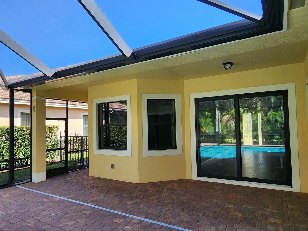 2095 Nw Diamond Creek Way - Photo 4 of 37