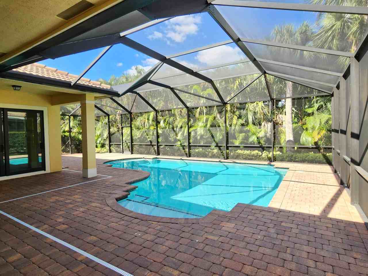 2095 Nw Diamond Creek Way - Photo 6 of 37