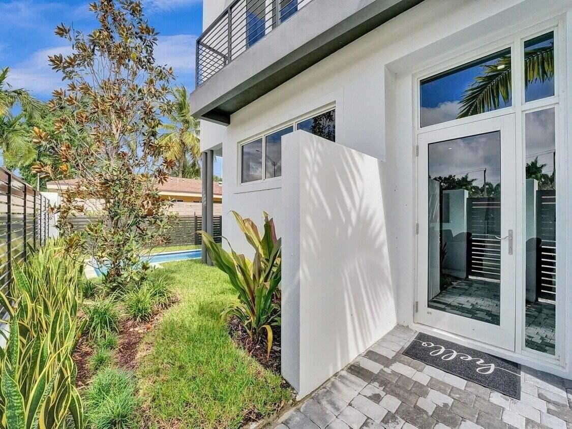 1220 Ne 15th Ave - Photo 4 of 36