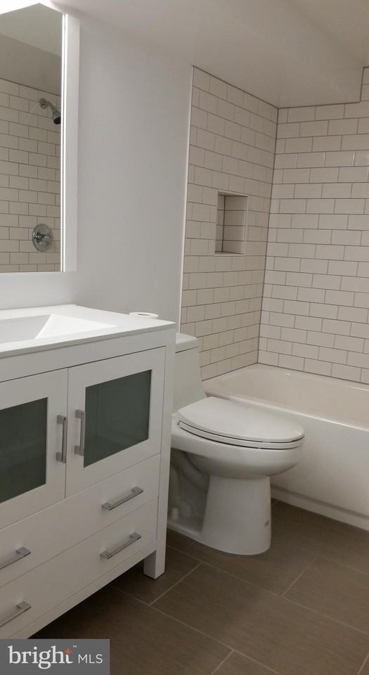 1438 Meridian Pl Nw Apt Ll4 #LL4 - Photo 5 of 7