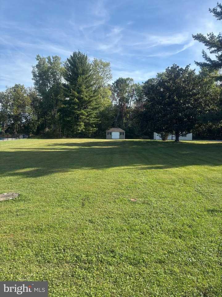 925 Waters Avenue - Photo 2 of 29