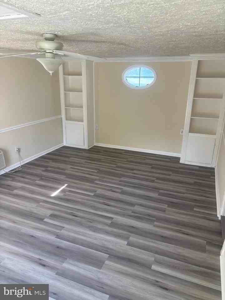 925 Waters Avenue - Photo 5 of 29