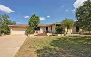 featured image of 1045 Hidden Hills Dr