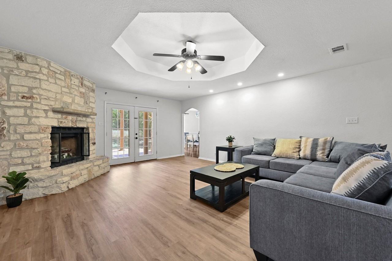 1045 Hidden Hills Dr - Photo 4 of 33