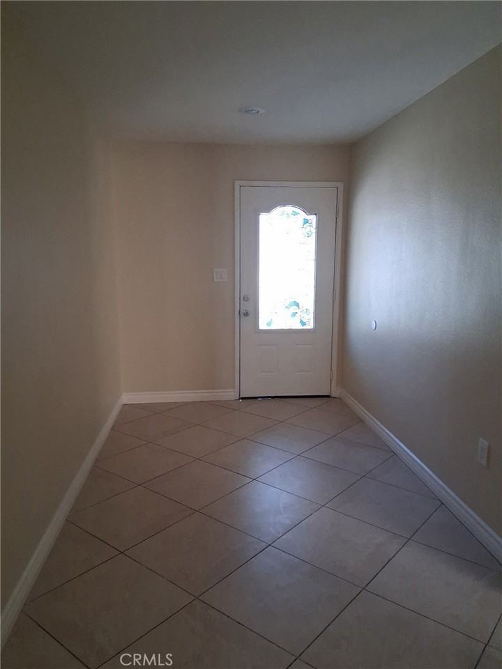 12780 17th Street - Photo 2 of 7