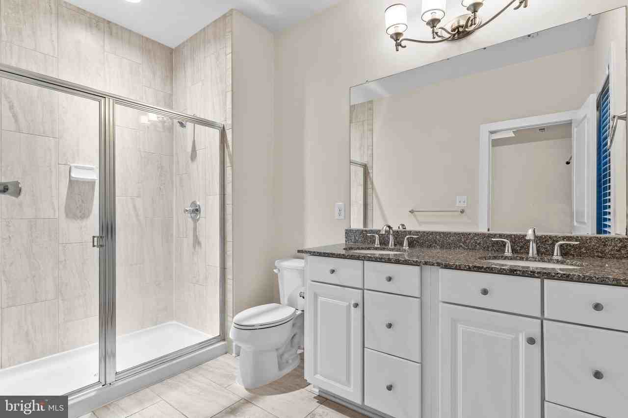 13693 Neil Armstrong Ave - Photo 4 of 41