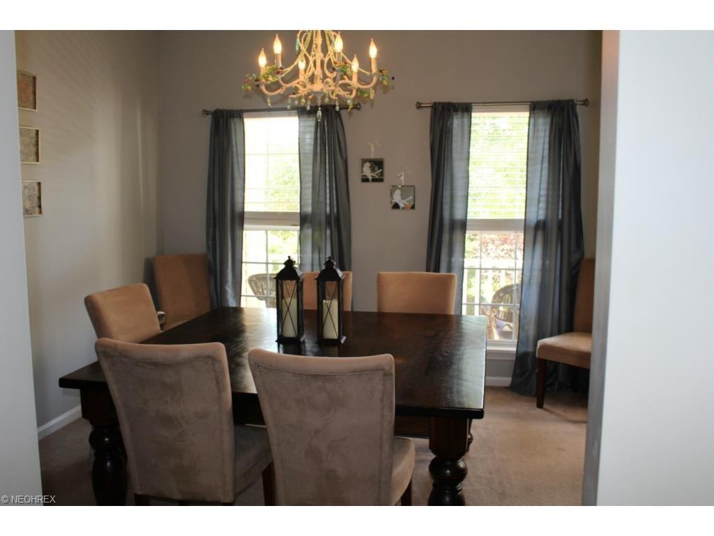 1687 Elm Dr - Photo 2 of 8