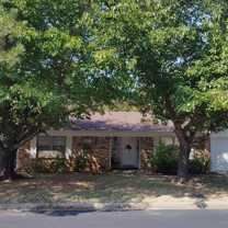 913 Irwin Dr - Photo 1 of 1