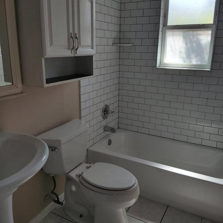 913 Irwin Dr - Photo 7 of 8