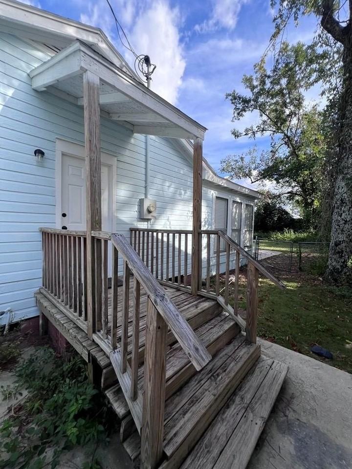 611 W Adair St - Photo 3 of 15