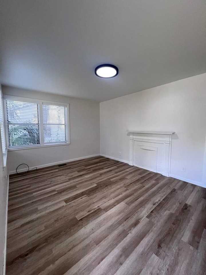 611 W Adair St - Photo 5 of 15