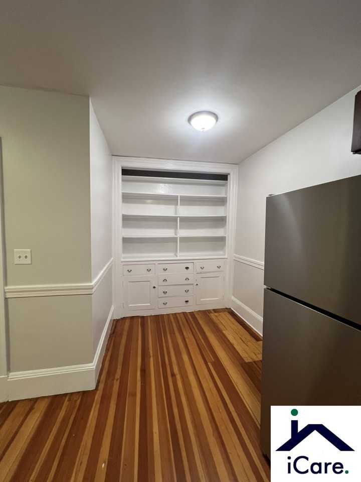 1466 Beacon St #32 - Photo 7 of 14