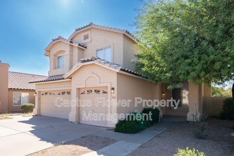 970 N Willow St - Photo 3 of 47