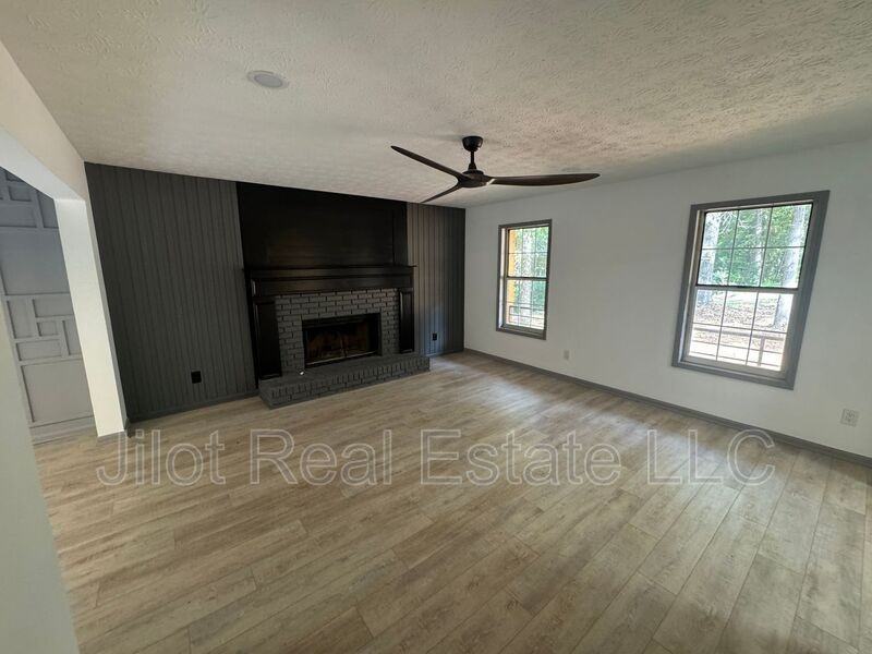 63 Lakeview Ln - Photo 6 of 21