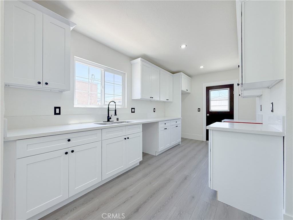 6805 Arbutus Ave - Photo 2 of 20