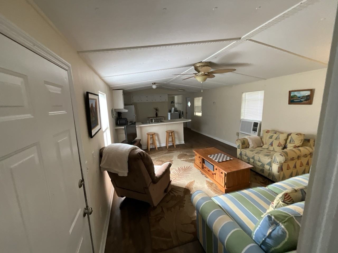 106 Faye Dr - Photo 2 of 10