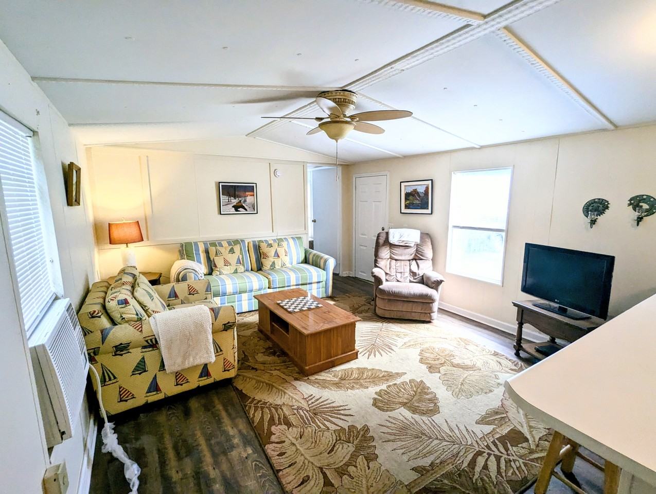 106 Faye Dr - Photo 3 of 10