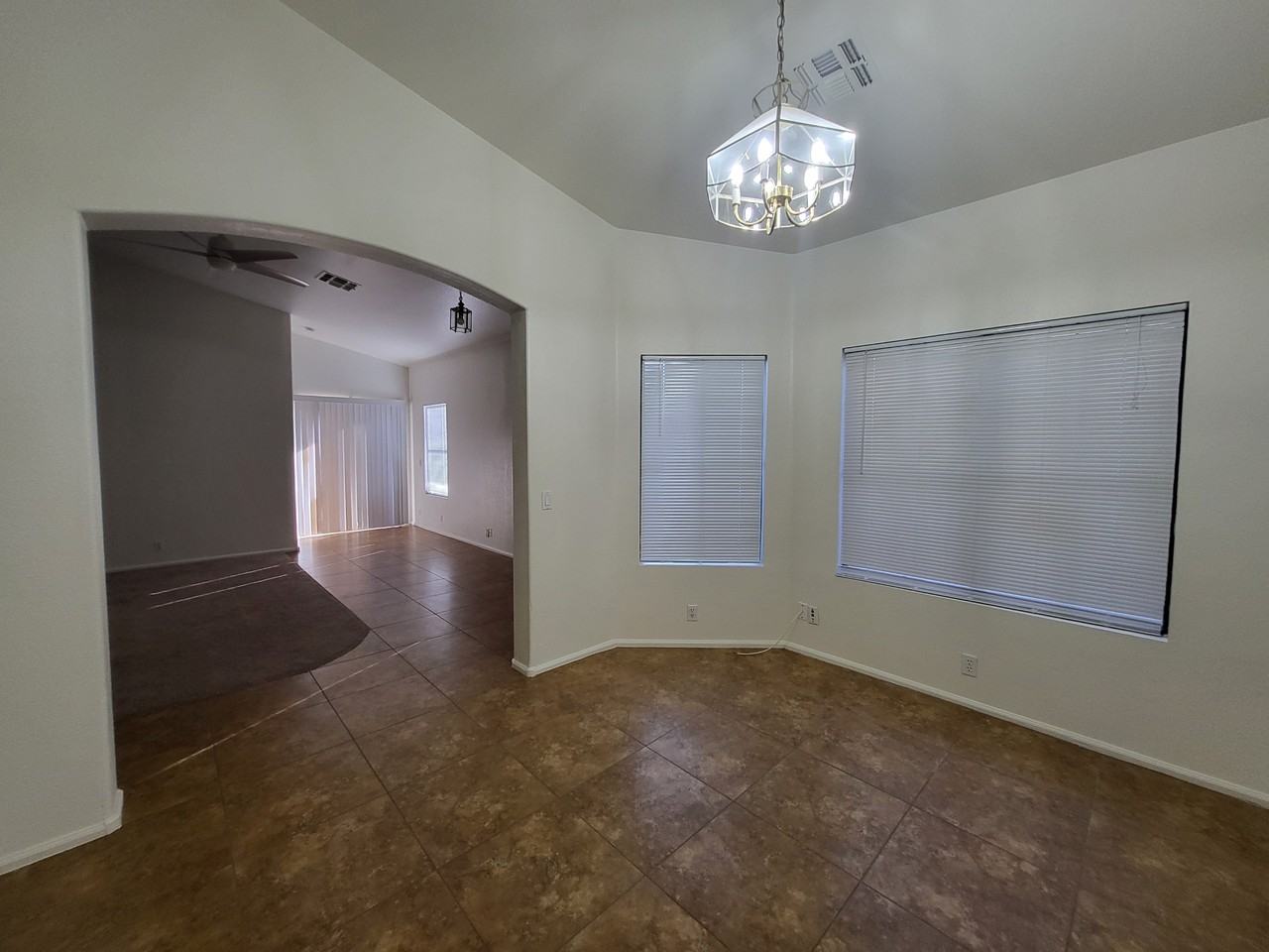 8763 W Paradise Dr - Photo 4 of 20