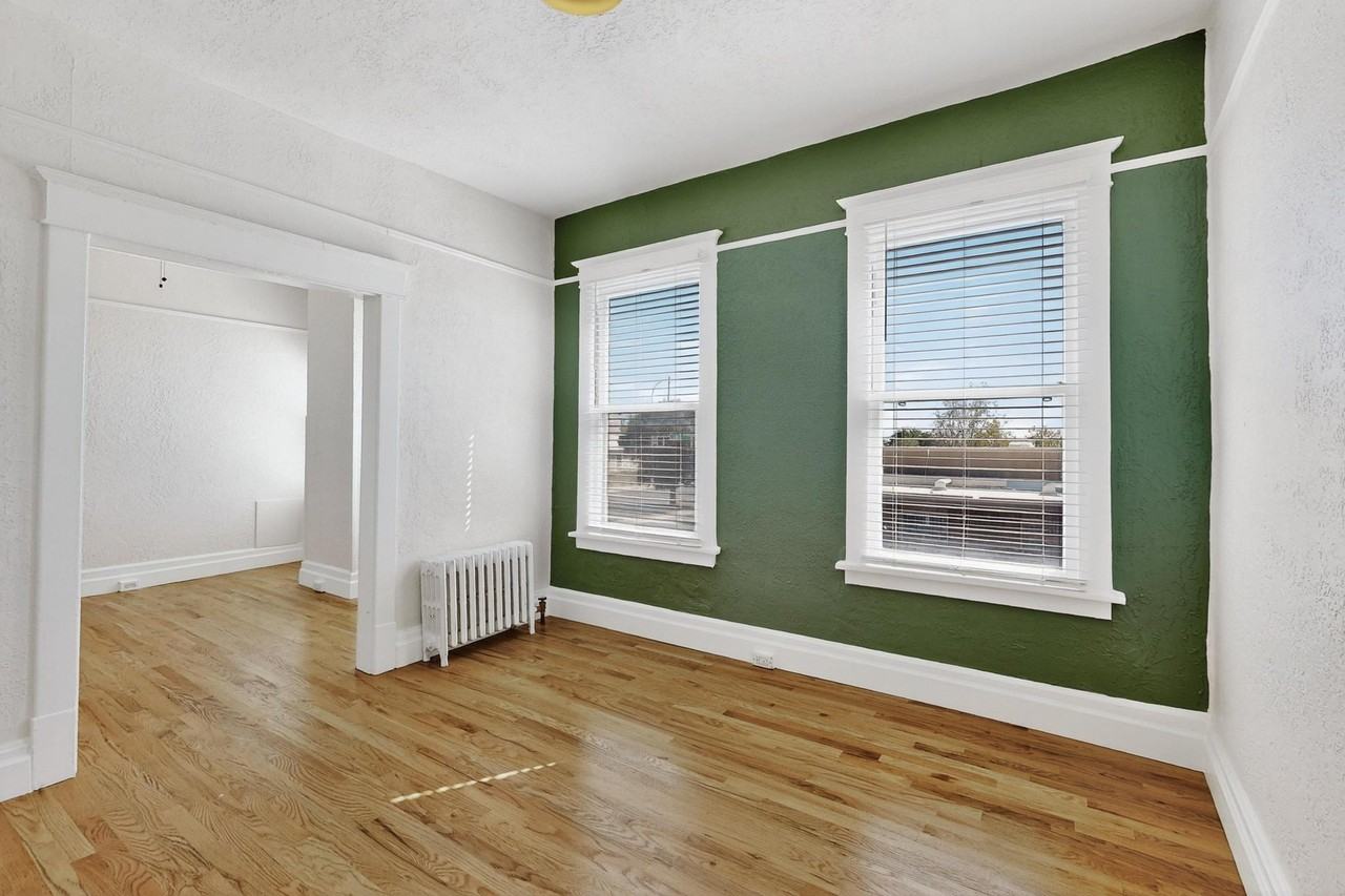 421 Broadway Blvd Se - Photo 2 of 50