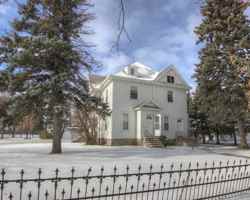 featured image of 305 3rd St N