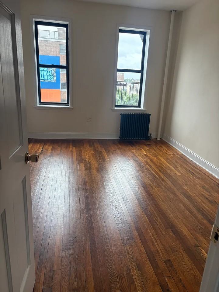 501 W 184Th St - Photo 3 of 4