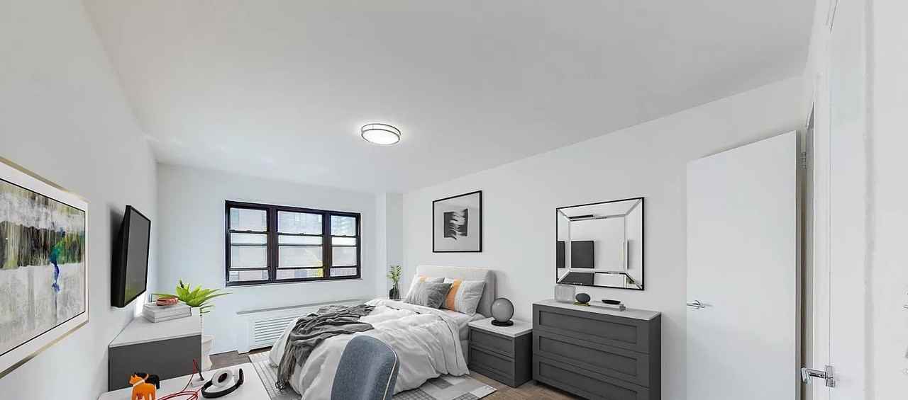 E 35th St #5I - Photo 2 of 8