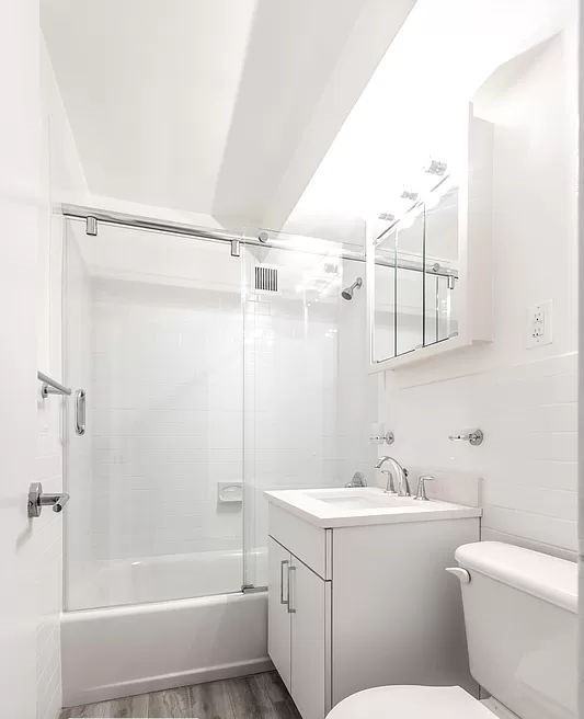 E 35th St #5I - Photo 4 of 8