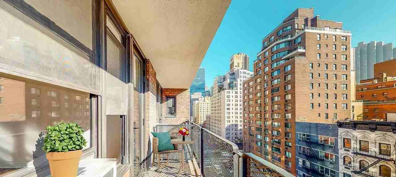 E 35th St #5I - Photo 5 of 8