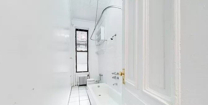 E 46th St #3FR - Photo 4 of 7