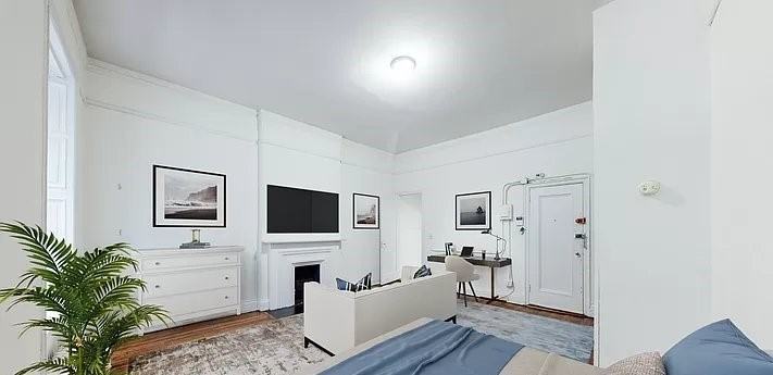 E 46th St #3FR - Photo 5 of 7