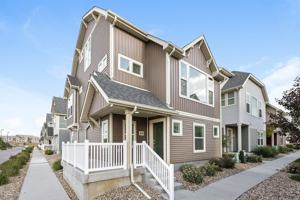 featured image of 18592 E 47th Dr