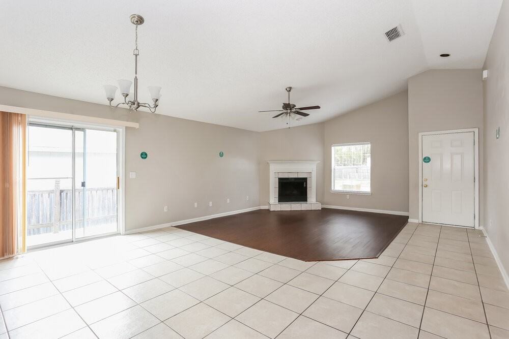 11214 Mikris Dr S - Photo 5 of 16