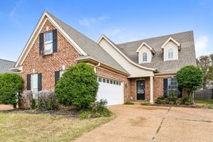 featured image of 2720 Graystone Dr