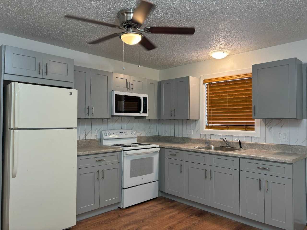 Sonrisa Apartments - Photo 3 of 10