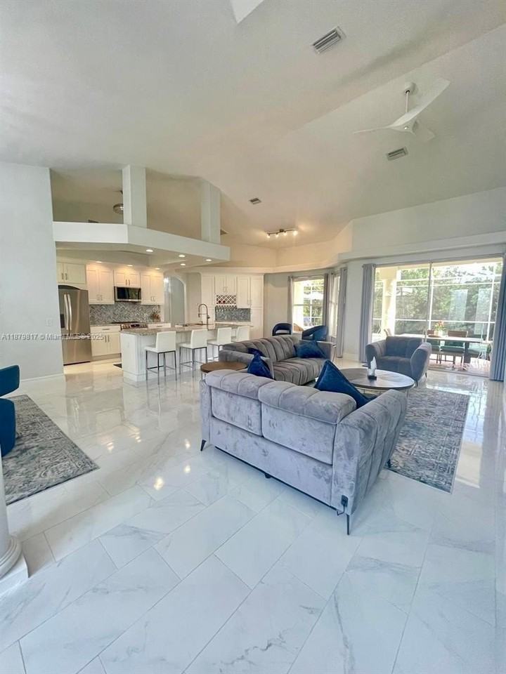 8268 Southwind Bay Cir - Photo 3 of 31