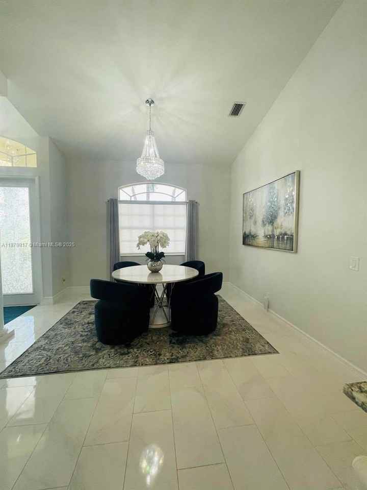 8268 Southwind Bay Cir - Photo 6 of 31