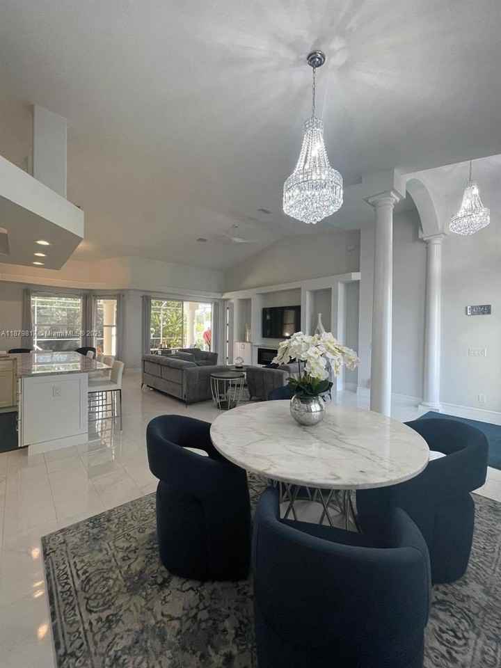 8268 Southwind Bay Cir - Photo 7 of 31