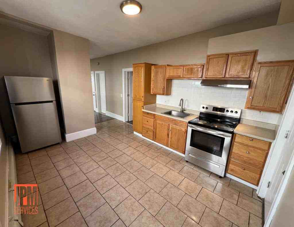 66 Thornton Street - Photo 7 of 11