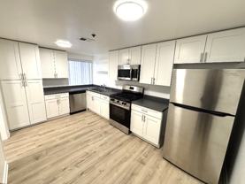 555 Oak St #305 - Photo 1 of 1